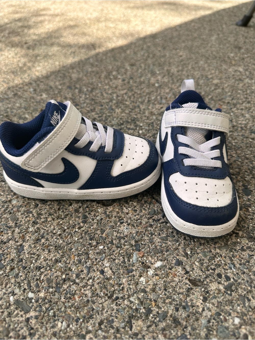 Nike Kids White and Navy Blue Sneakers